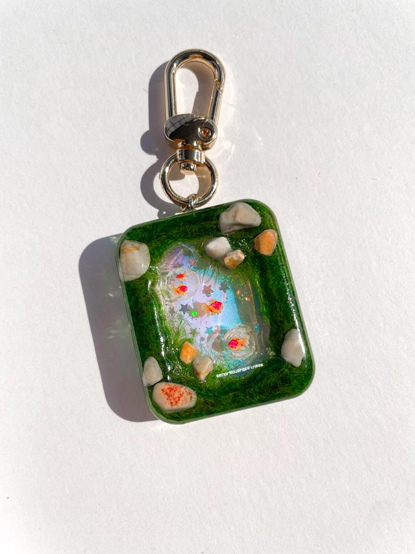 Garden Koi Pond (Keychain)