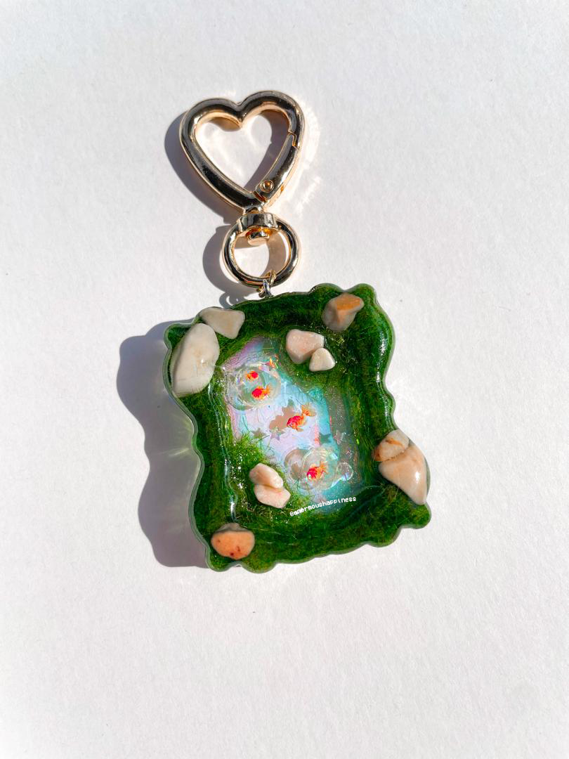 Garden Koi Pond (Keychain)