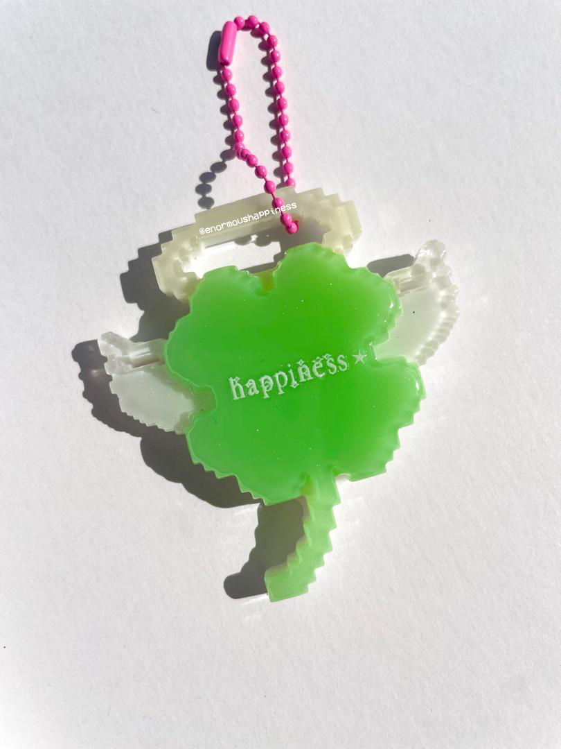 Pixel Clover Angel (Keychain)